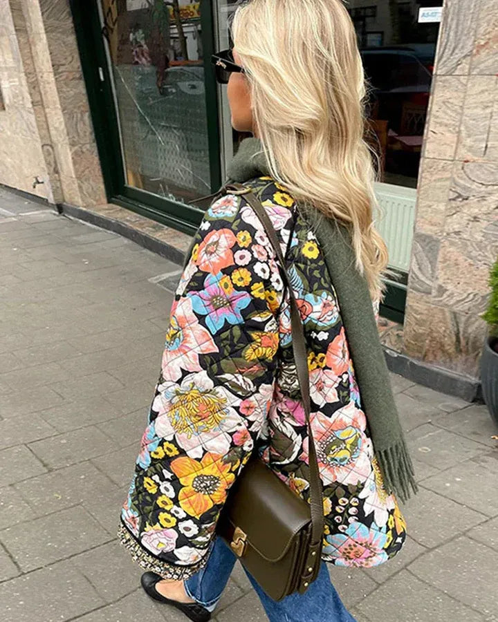 Gewatteerde Jas | Floral print met plush voering en wijde mouw | ELVA